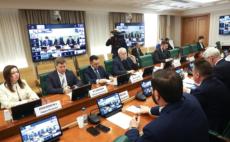 Совещание на тему «Вопросы государственной поддержки социально-экономического развития опорных населенных пунктов»