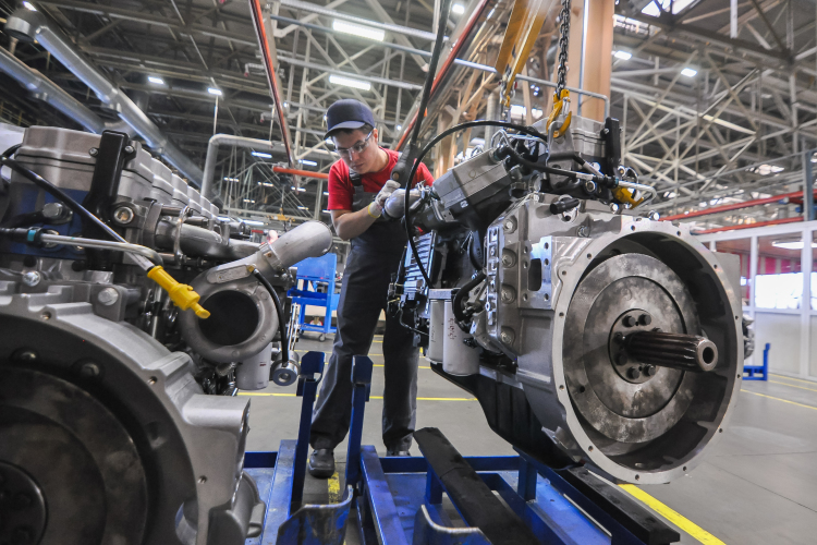 «Утверждена балльная система, которая по 719-му постановлению определяет, какое количество баллов локализации должен набирать автомобиль под определённые задачи. Есть определенные требования к автопроизводителям, мы из года в год эти требования повышаем»