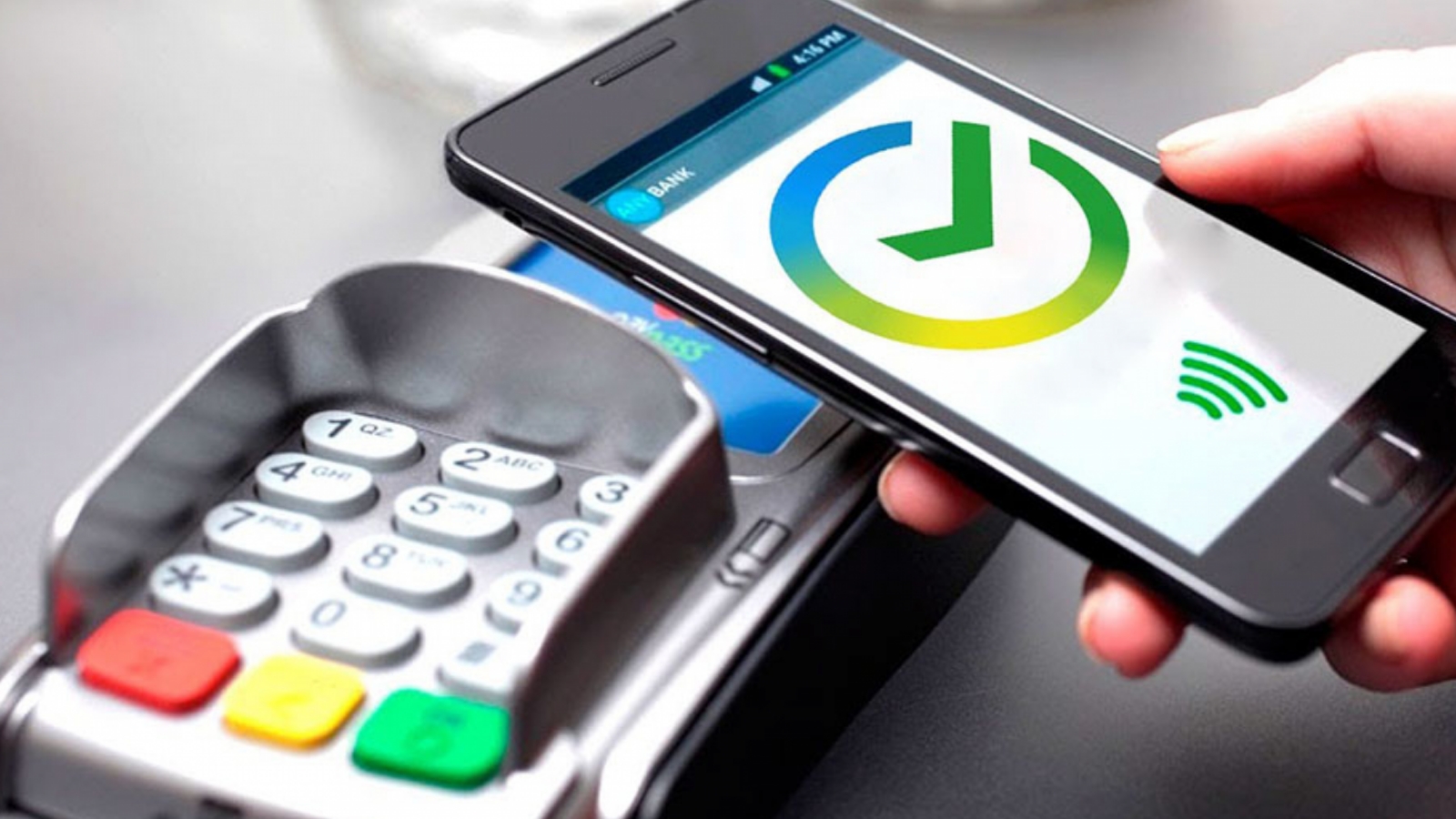 оплата картой сбербанка через телефон. Nfc сбербанк. бесконтактный терминал сбербанка. Nfc сбербанк. банкомат сведбанк.