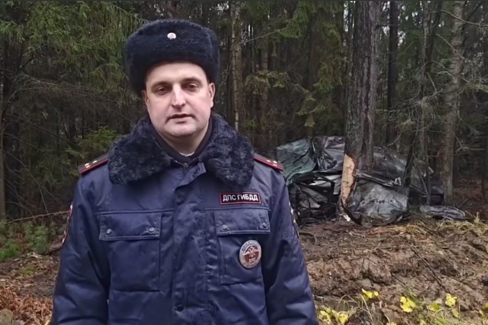 Водитель Шевроле вылетел с трассы и разбился насмерть около Семенова