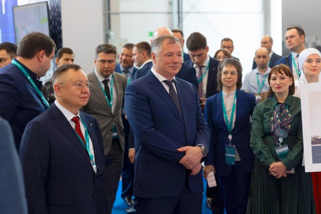 Марат Хуснуллин оценил стенды регионов ПФО на выставке KazanForum