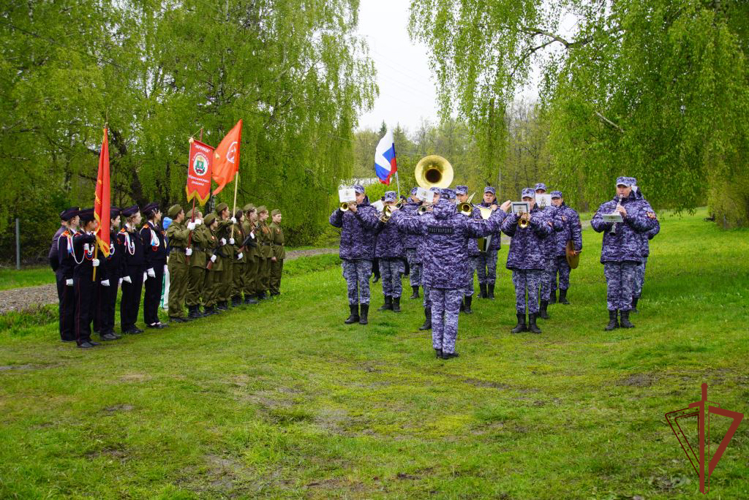 Военный оркестр «Волжские берега» поздравил ветеранов Великой Отечественной войны с Днем Победы