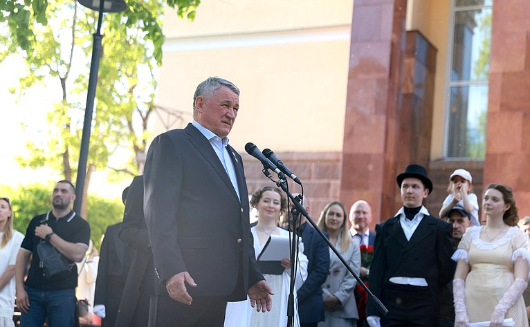 Юрий Воробьев