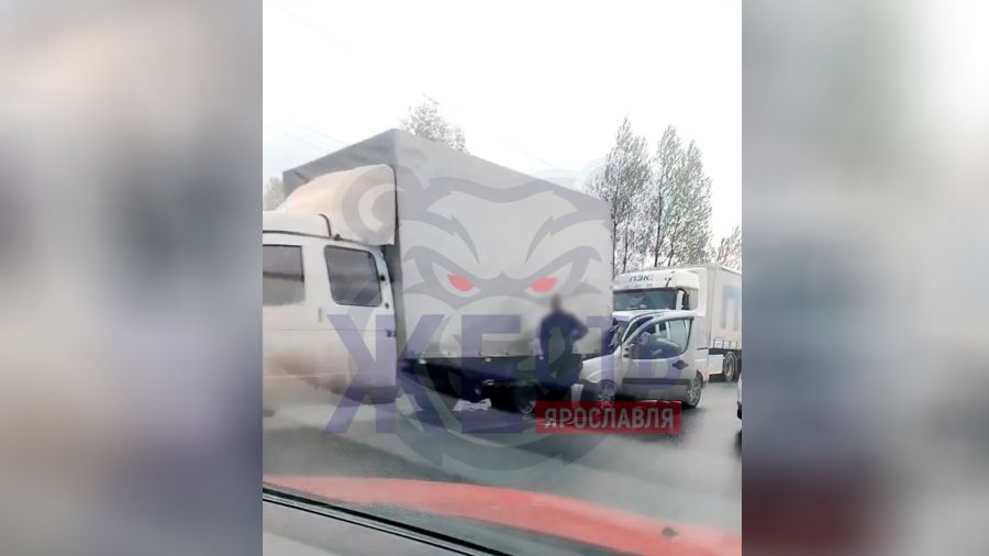 ДТП сковало движение на Окружной дороге в Ярославле