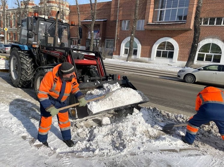 Три тысячи тонн снега вывезли из Иркутска за выходные