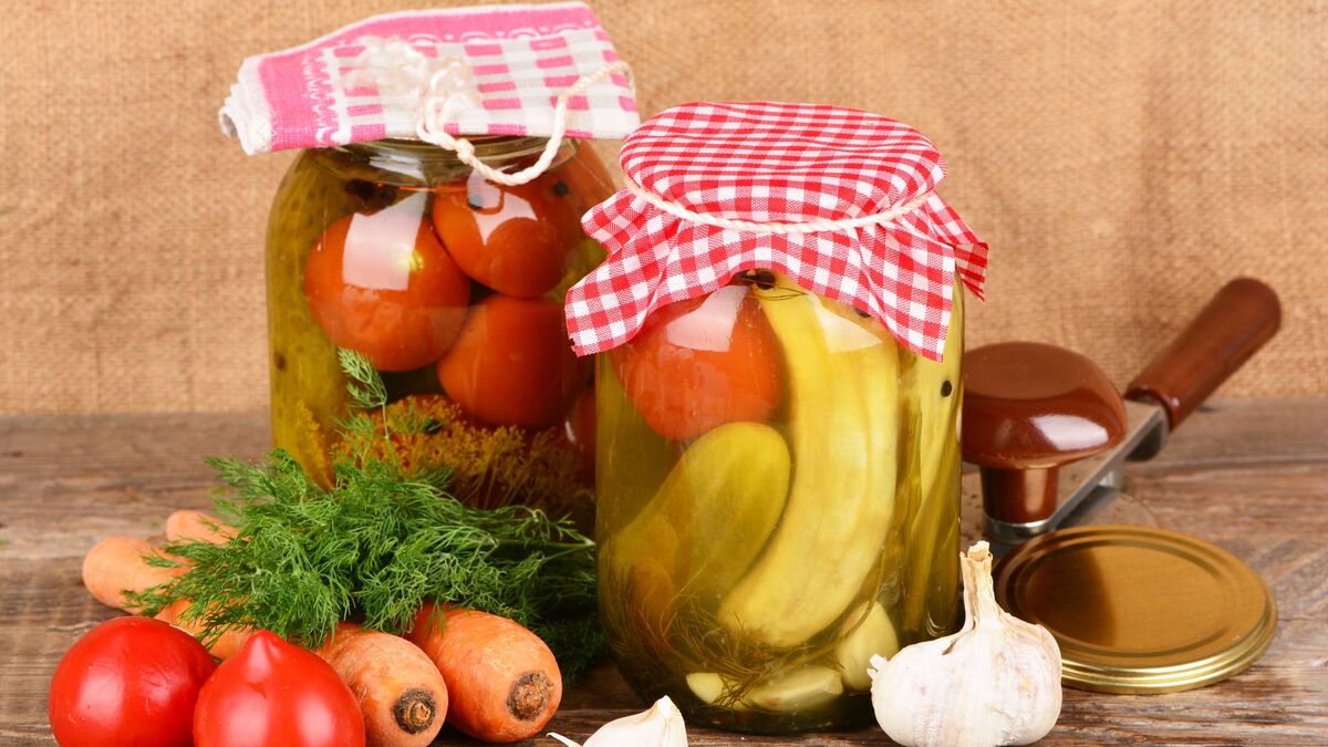 Эти крышки испортят вкус домашних заготовок: замените другим вариантом ...