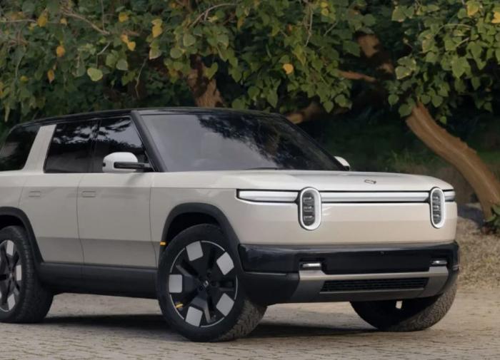 Autoblog: Rivian представила новый компактный электрический SUV R3 и спортивную версию R3X