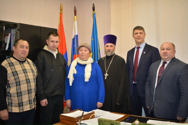 Служба по контракту