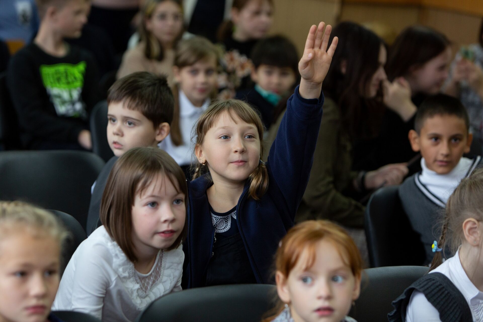 Ученик авеницы. Эковолонтеры лекция в школе.