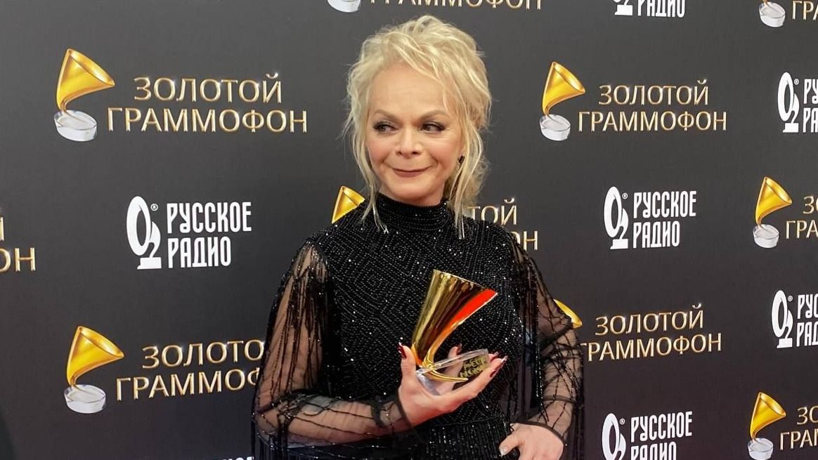 Лариса долина золотой граммофон 2020. Полина гагарина золотой граммофон 2022. Лариса долина в жюри. Долина золотой граммофон 2022. Лариса долина золотой граммофон 2022.