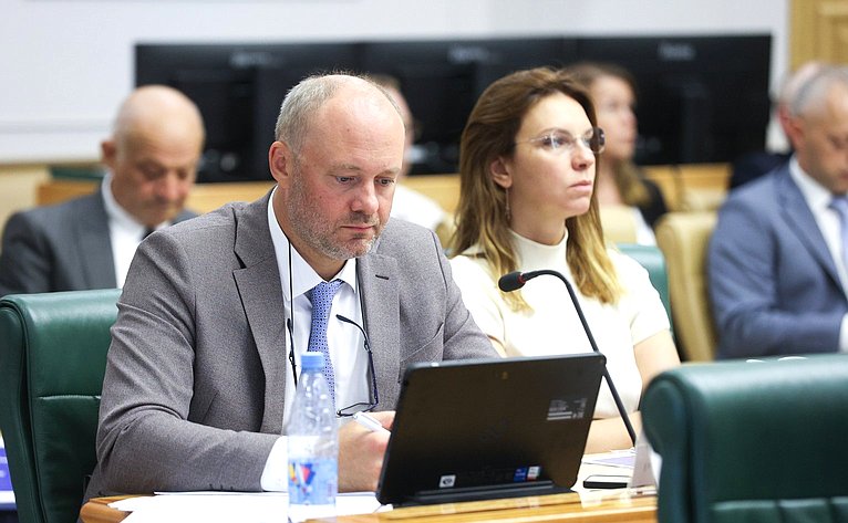 Совещание Комитета СФ по экономической политике по вопросу консервации объектов культурного наследия, находящихся в неудовлетворительном состоянии, относящихся к федеральной собственности