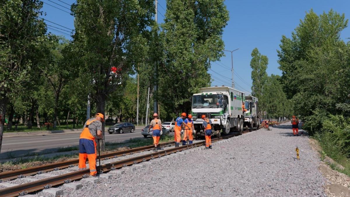 Трамвай №3 в Саратове: Бусаргин раскритиковал низкие темпы работ