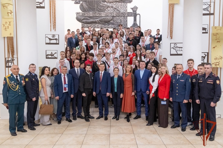 В Хакасии росгвардейцы презентовали свои профессии на профориентационном мероприятии 