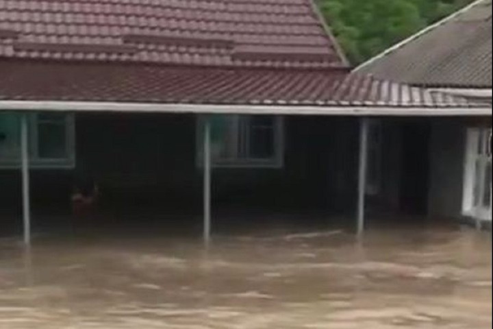 Погода аула ходзь. Аул Ходзь Адыгея. Потоп фото. Наводнение 2002год аул Хатукай. Наводнение в ауле Ходзь.
