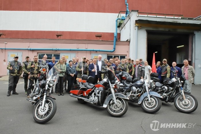 Маршрут масштабного мотопробега «Боевой путь Сибири», который организовали представители Новосибирского отделения мотоклуба «Ночные волки», пролег через «Белшину».