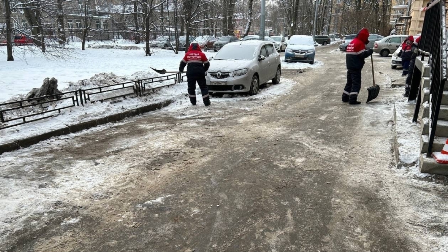 Ледяной дождь и гололед: в МЧС предупредили об опасной погоде в Петербурге