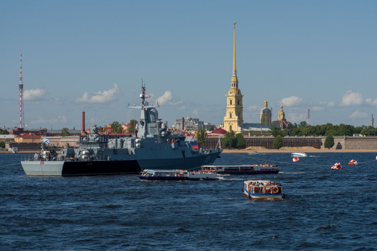 Разведение троицкого моста фото