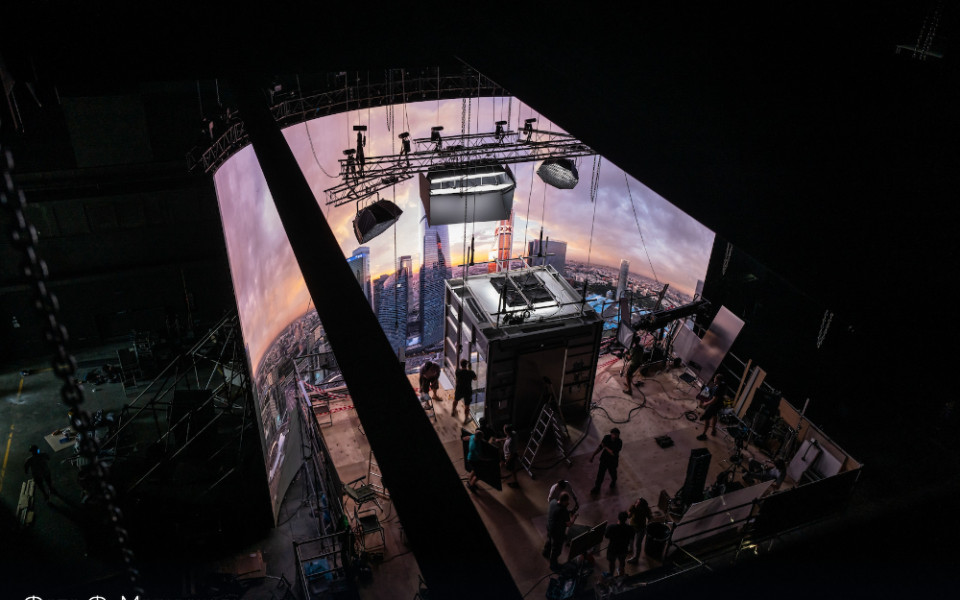 В SberStudios на «Мосфильме» создали виртуальный лифт для триллера «Вниз»