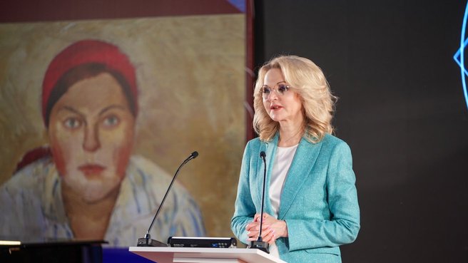 Татьяна Голикова и помощник Президента Республики Узбекистан Саида Мирзиёева открыли выставку «Свет между мирами»