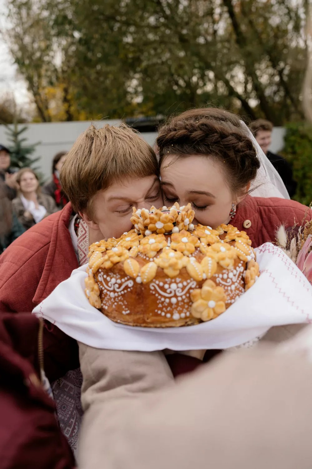 20-летняя Таисья Калинина и 18-летний Тимофей Кочнев сыграли свадьбу в русском стиле