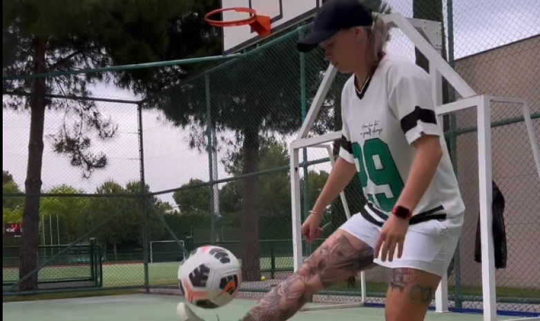 ВИДЕО. Юлия Галышева показала мастерство жонглирования футбольным мячом