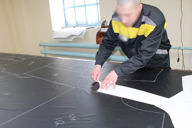 В лечебно-исправительном учреждении № 2 УФСИН России по Омской области началось производство утепленных курток для осужденных