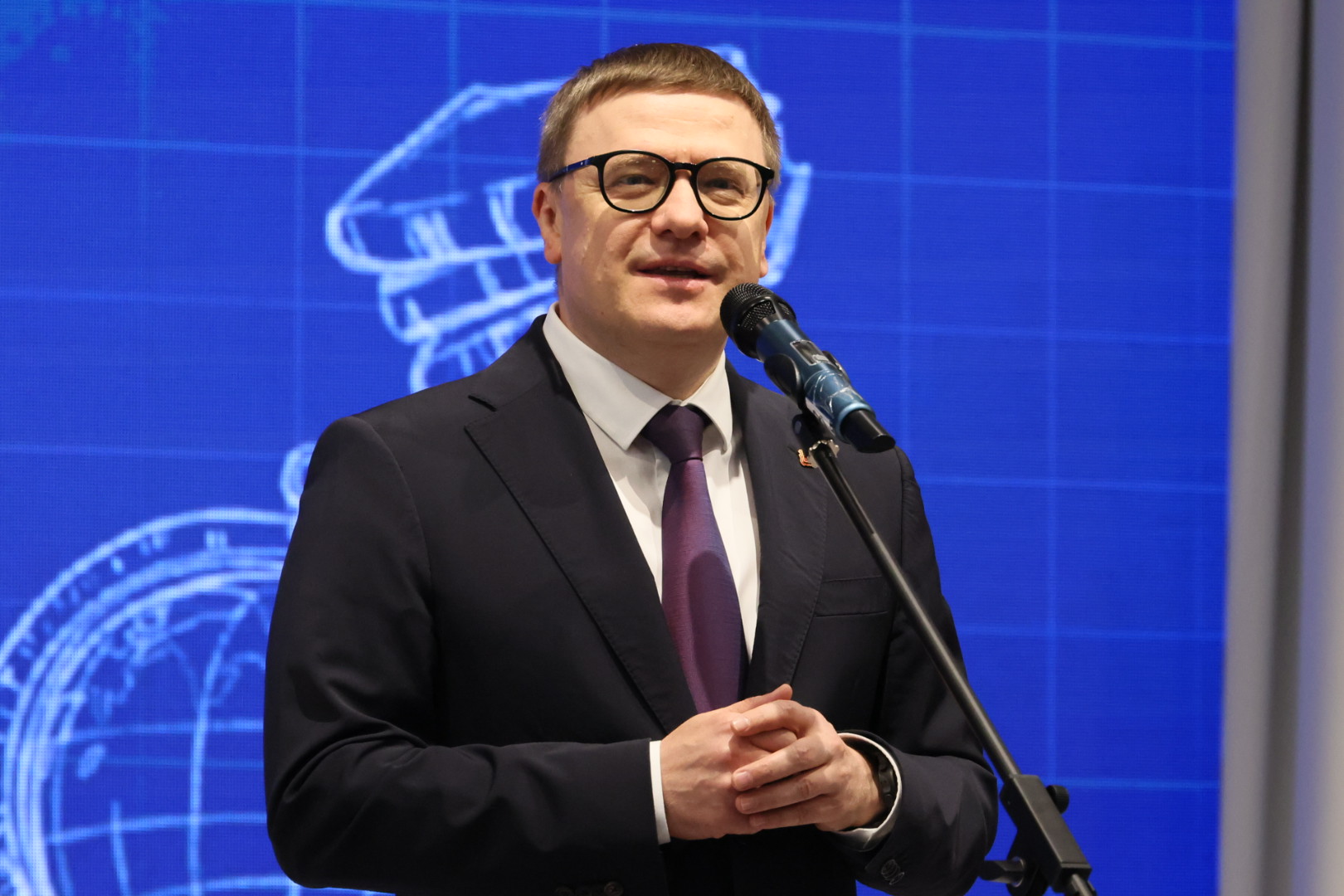 Губернатор Алексей Текслер поздравил южноуральцев с Днем Победы