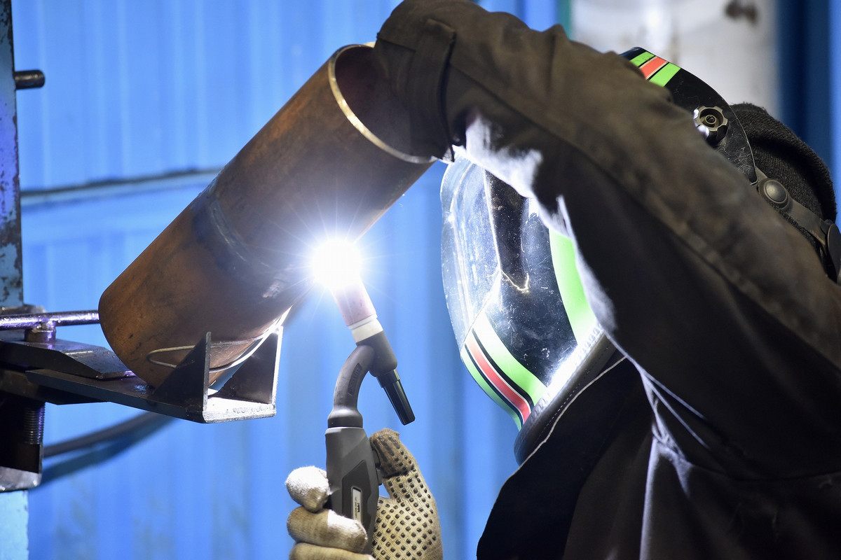 главный сварщик. соревнования сварщиков. норильский механический завод фото. работа сварщиком в чите свежие вакансии не вахтой. вакансии сварщика норильск.