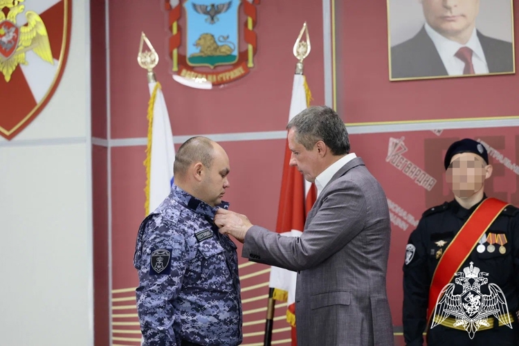 Вымпелом директора Росгвардии награждено управление ведомства по Белгородской области