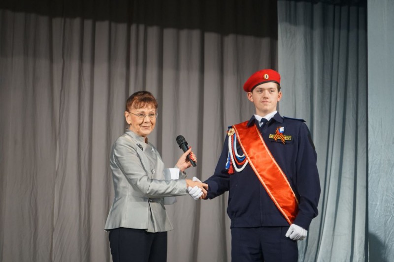 «Равнение на знамя!»: в Барнауле прошел финал краевого конкурса знаменных групп