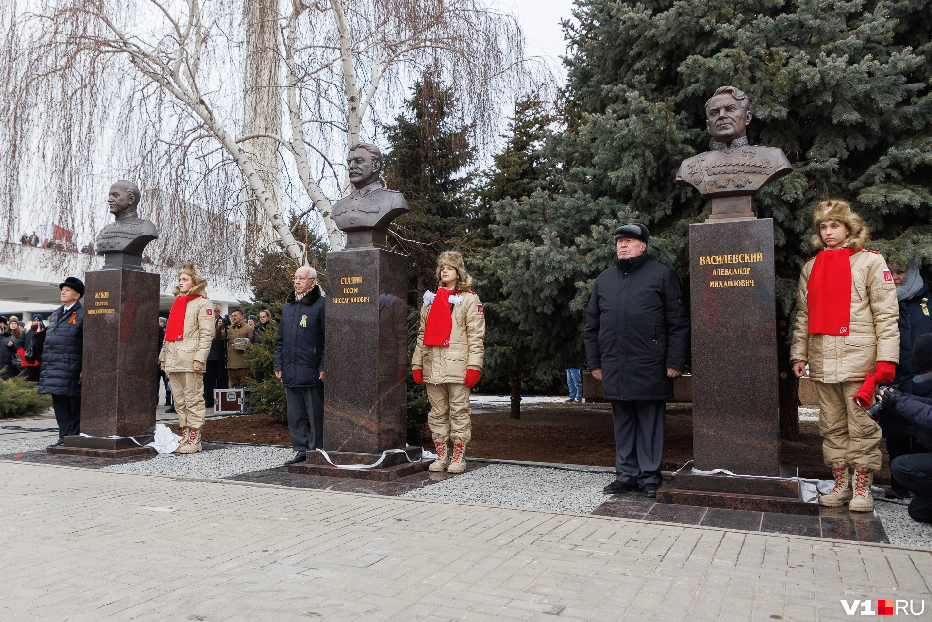 статуя сталина на волго доне