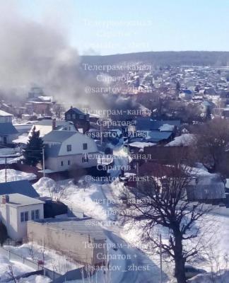 В Саратове на 1-й Дачной горел частный сектор