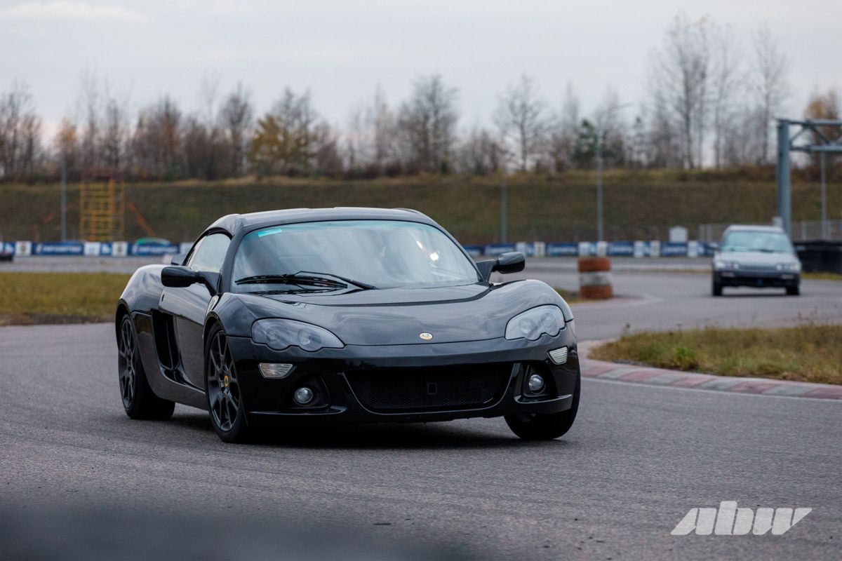 Кто на Boxster, кто на Corvette: смотрите, какие авто приехали на трек-день под Минском