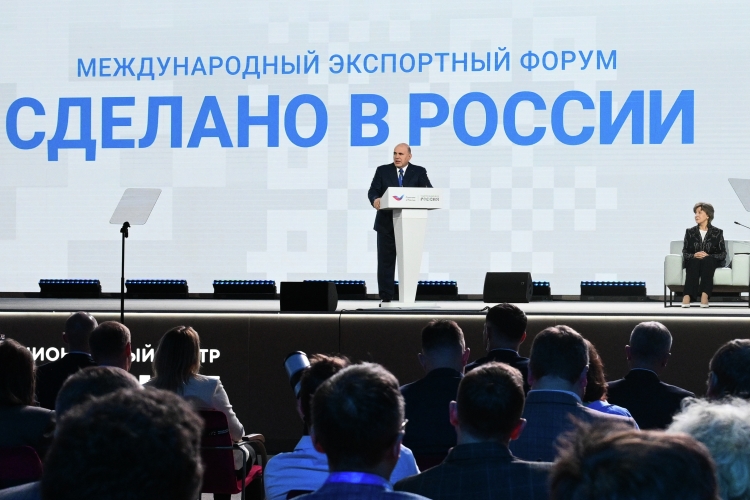 Как отметил премьер-министр РФ Михаил Мишустин, в первом полугодии неэнергетический экспорт обеспечил более 12% ВВП, а доля национальной валюты в расчетах за товары и услуги уже превысила 50%