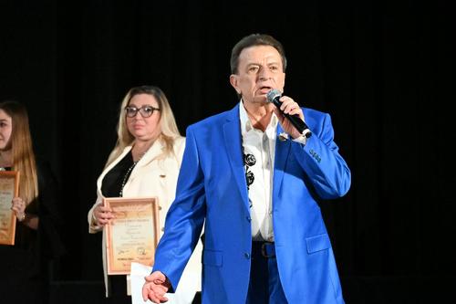 Заслуженный артист России Аркадий Хоралов выступил на церемонии в честь волонтёров