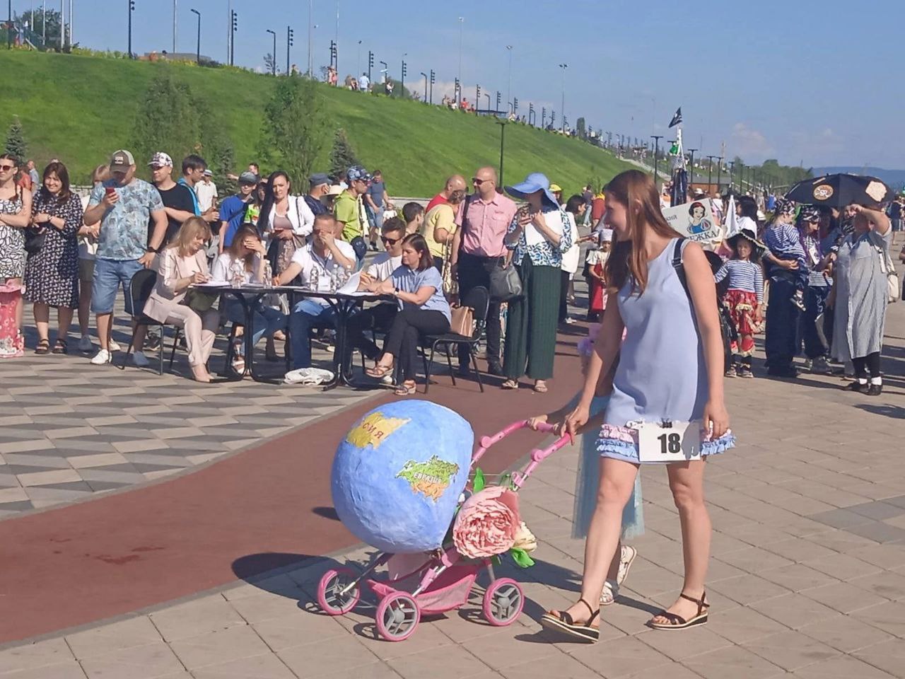 Тольятти день города программа мероприятий. Набережная Тольятти 2023. Парад колясок. День города Тольятти 286 лет. Встречаем лето.