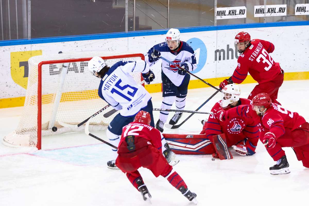 Чайка уступила Локо-76 в концовке матча