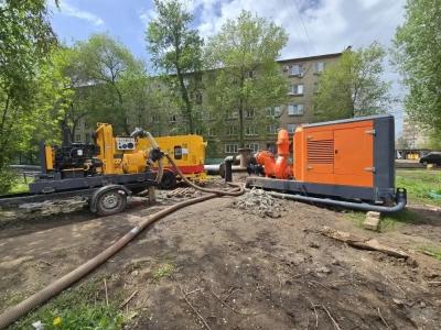 В Энгельс к месту аварии на коллекторе везут еще одну насосную станцию