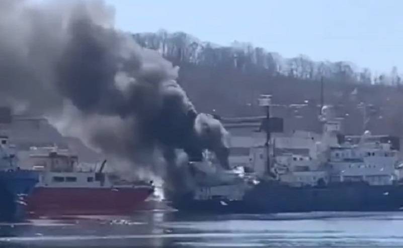 Пожар вспыхнул на борту судна в Приморье
