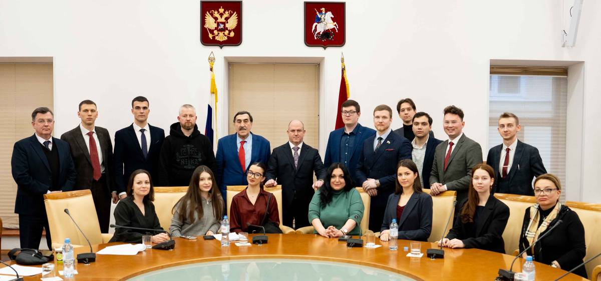 Общественная палата стран Евразийского экономического союза совместно с Международным союзом свободных журналистов. Круглый стол «Роль СМИ в борьбе с стратегической дезинформацией»