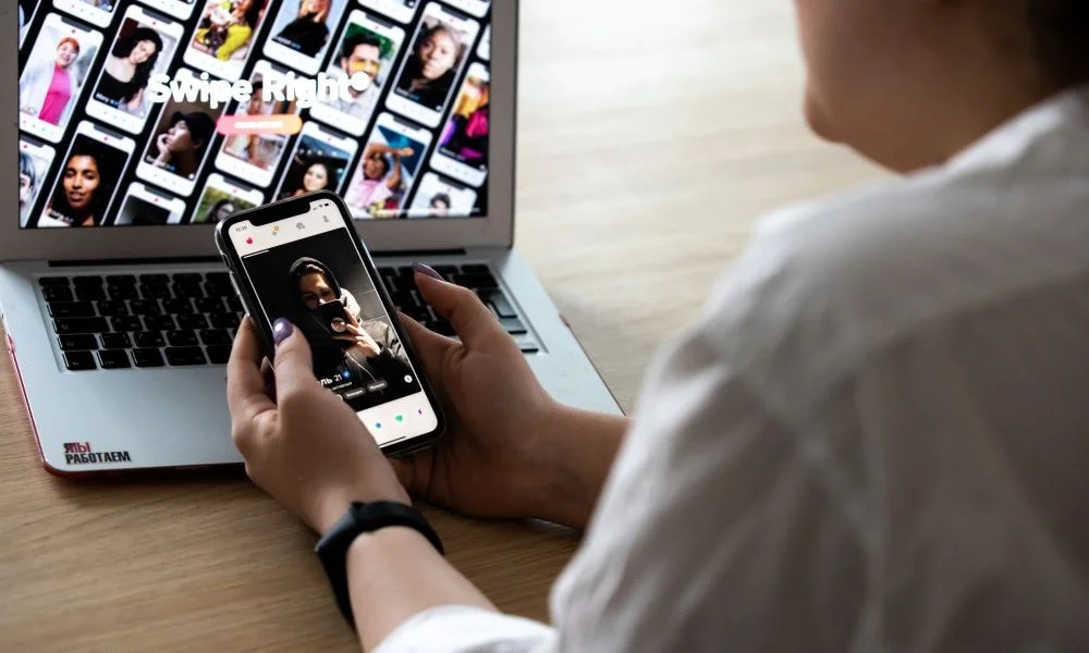 Попасть в сети: Фильмы и сериалы про онлайн-знакомства