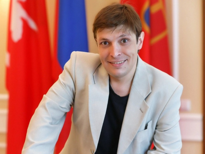 директор продюсерского центра