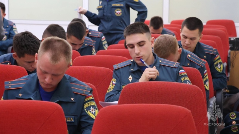 Выпускники ВУЗов МЧС России прибыли в Тюменскую область