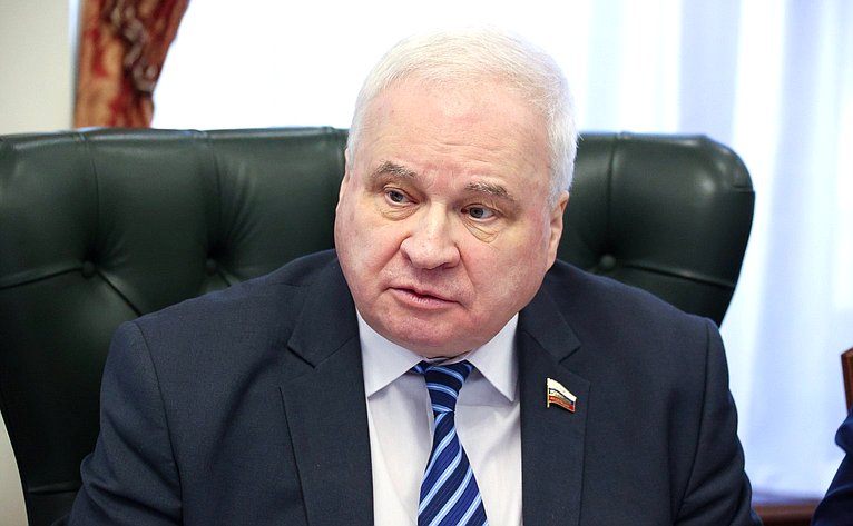 Андрей Денисов