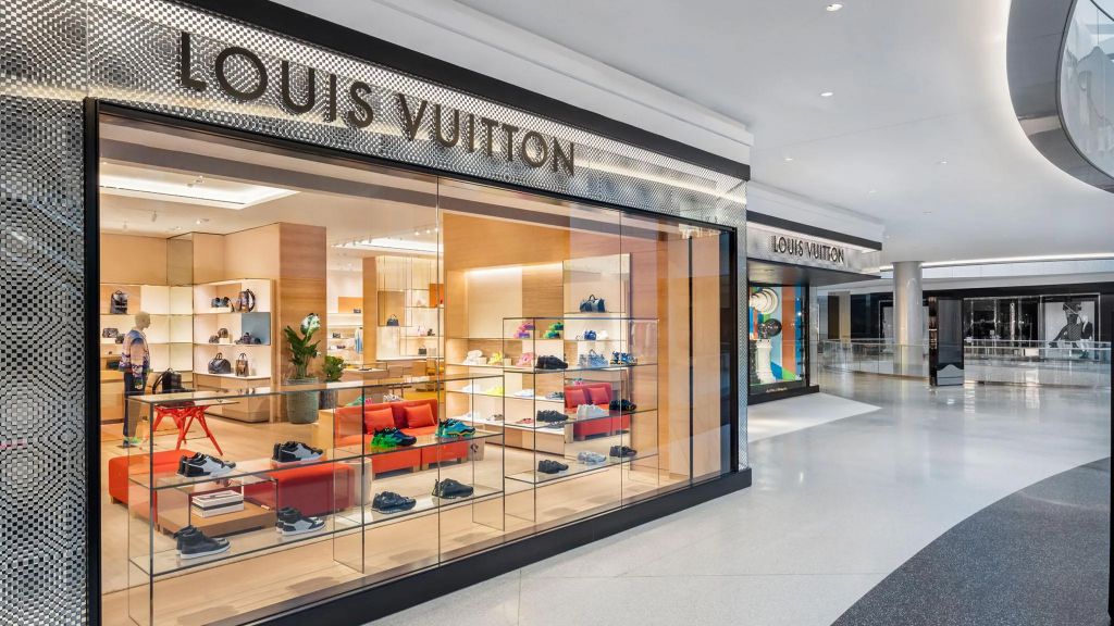 Louis_Vuitton_Los_Angeles_Beverly_Center_Store.jpg