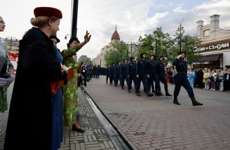 Впервые в Челябинске состоялась историческая реконструкция отправки на фронт добровольцев-танкистов