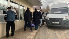 Без зала ожидания, но с ковром. Жители Черни недовольны закрытием здания автостанции