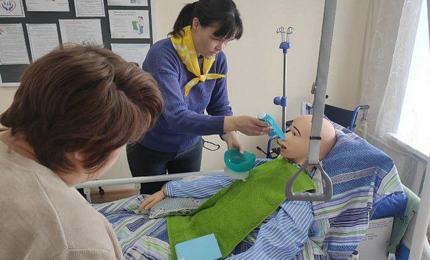 В Кировской области 14 тысяч человек прошли обучение в «Школе ухода»