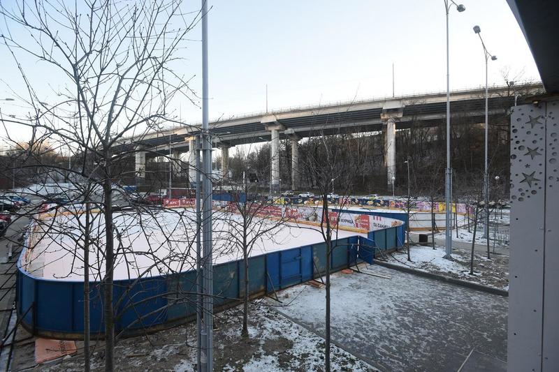 Крытые катки воронеж. Каток Динамо Воронеж. Каток в Центральном парке Воронеж. Парк Динамо Воронеж 2023. Центральный парк Воронеж каток.