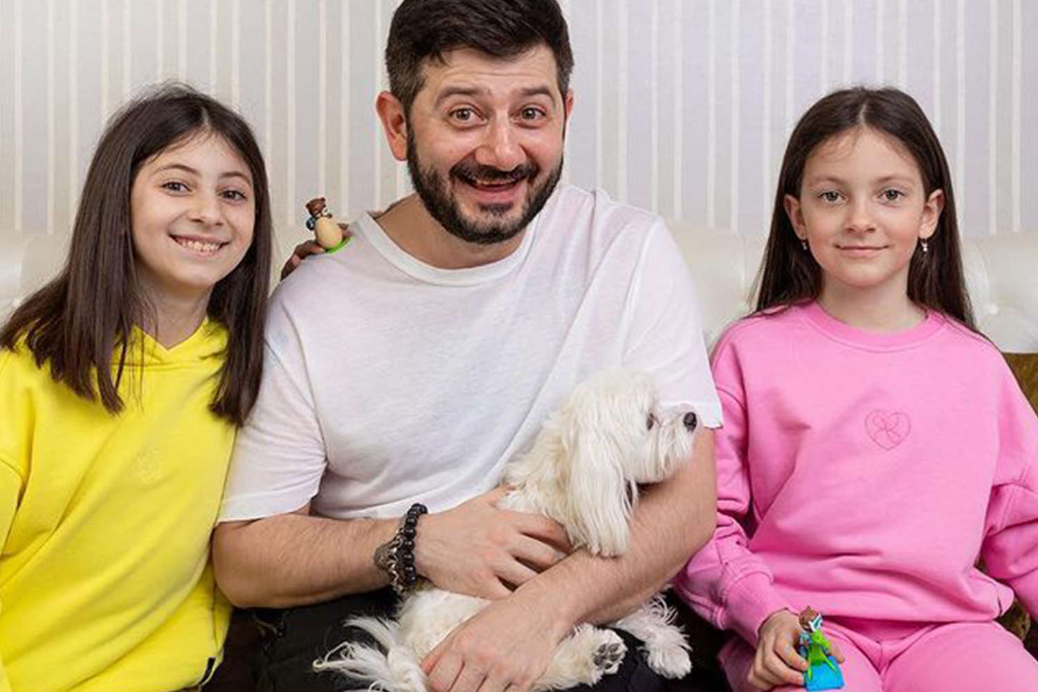 Михаил галустян с дочками фото